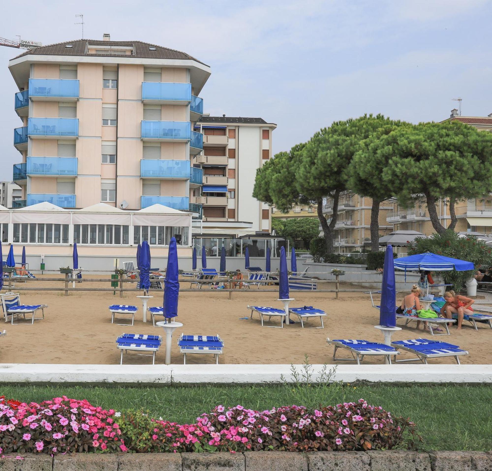 Hotel La Bussola Lido di Jesolo Eksteriør bilde