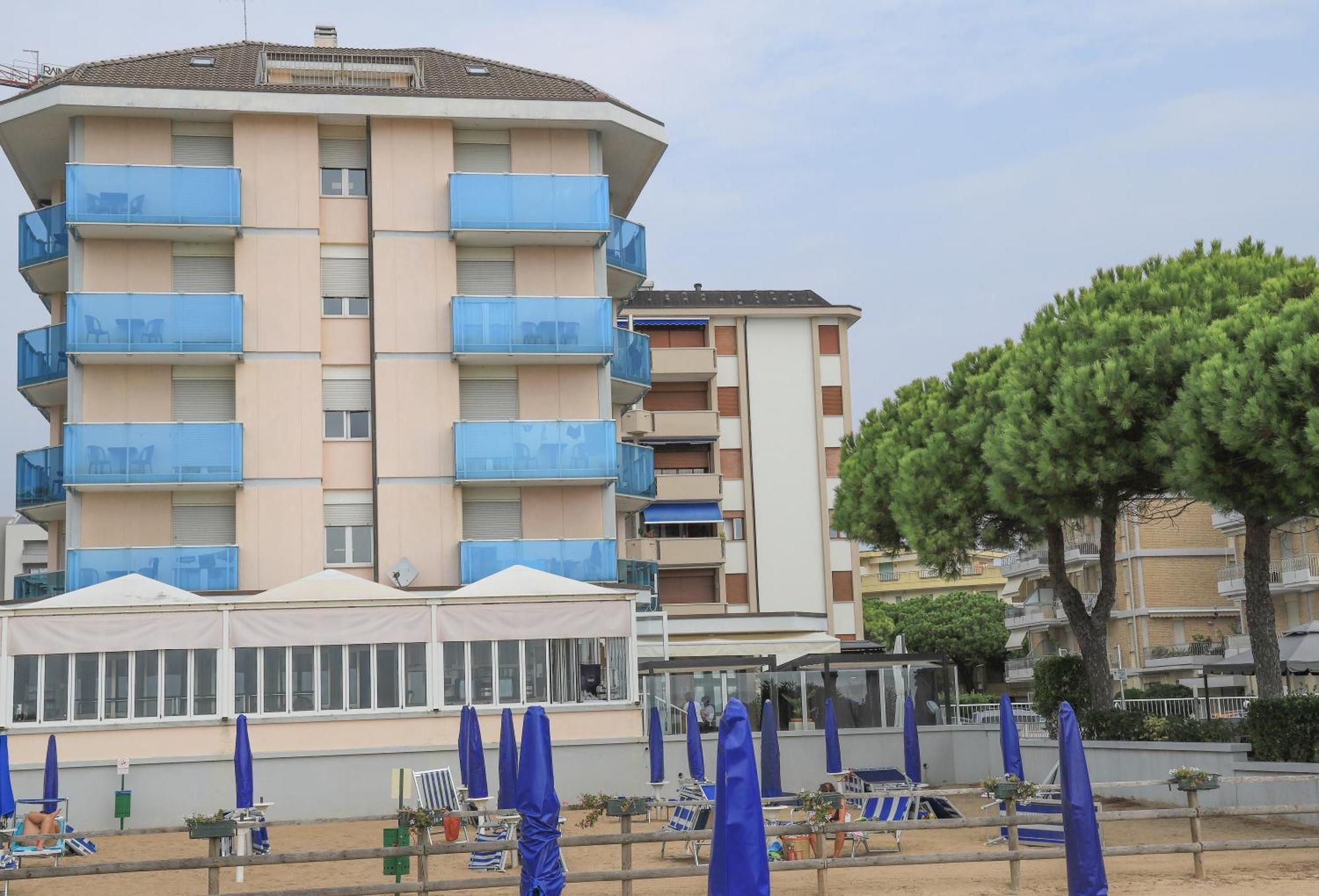 Hotel La Bussola Lido di Jesolo Eksteriør bilde