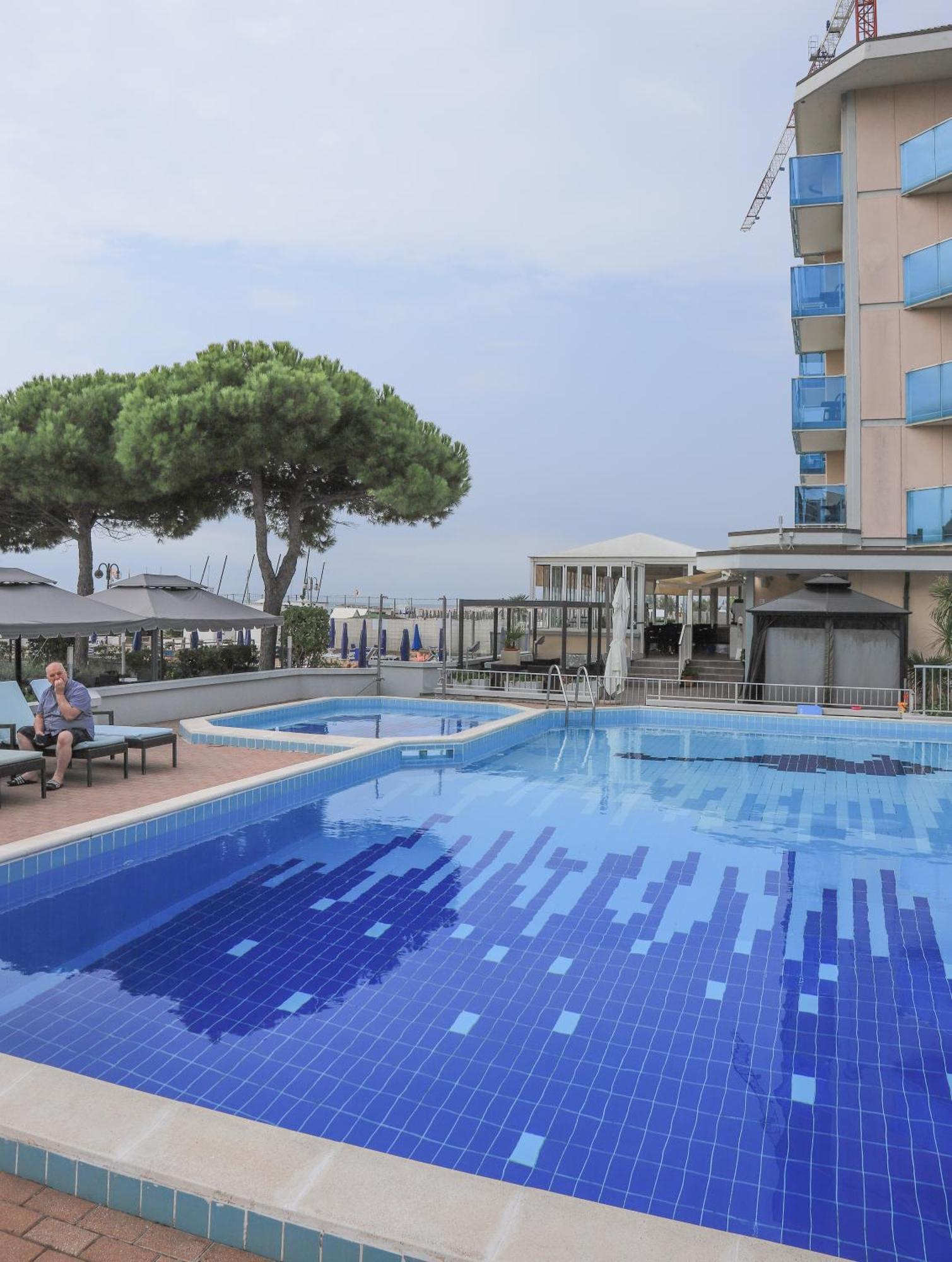 Hotel La Bussola Lido di Jesolo Eksteriør bilde