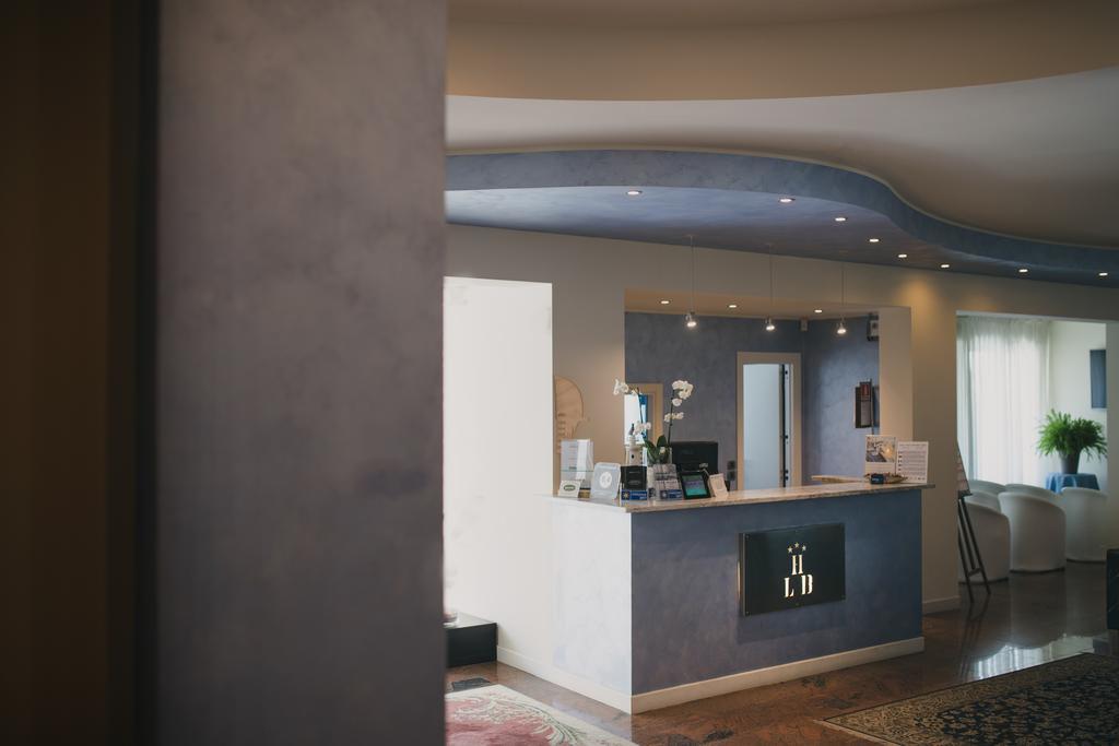 Hotel La Bussola Lido di Jesolo Eksteriør bilde
