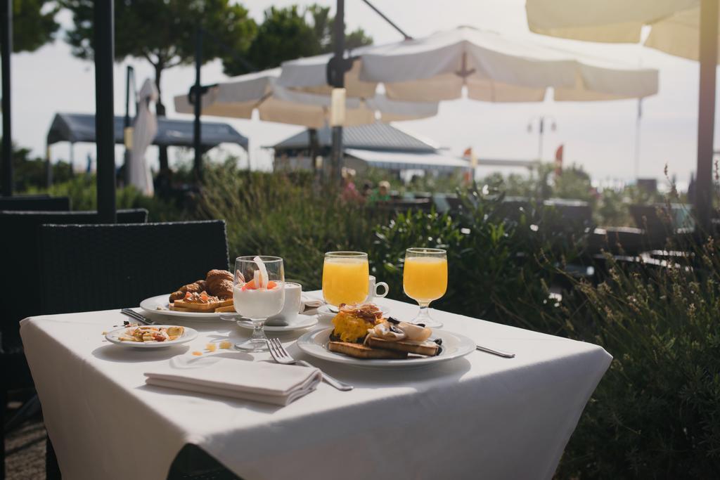 Hotel La Bussola Lido di Jesolo Eksteriør bilde