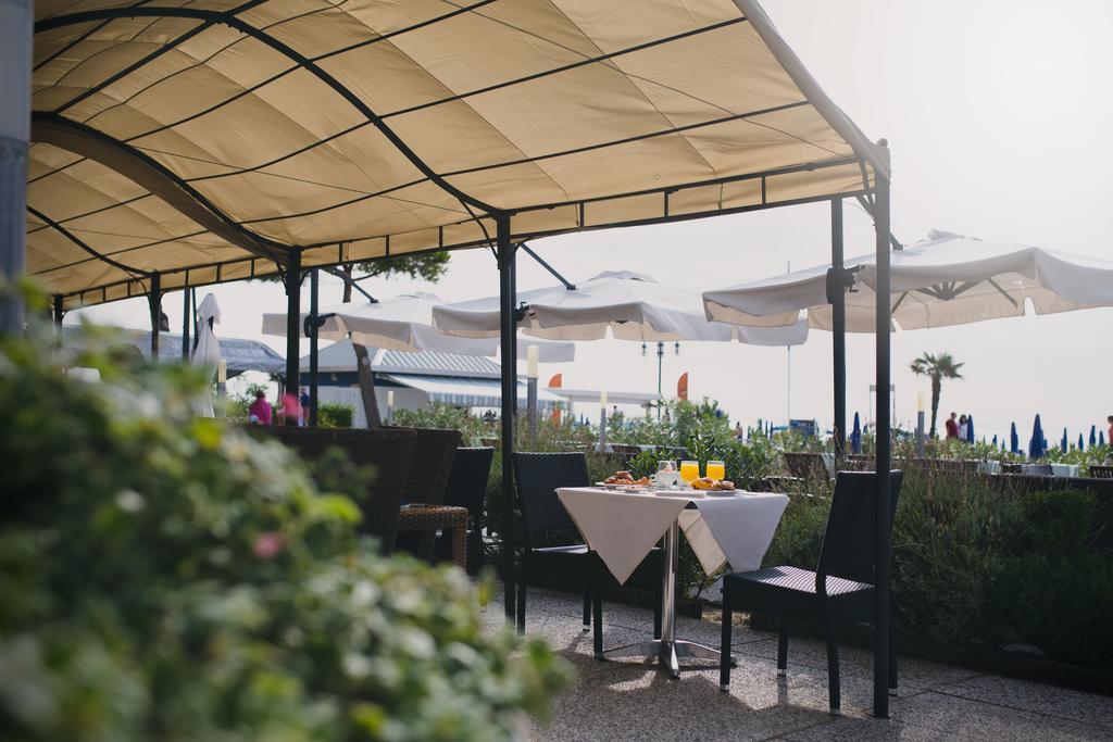 Hotel La Bussola Lido di Jesolo Eksteriør bilde