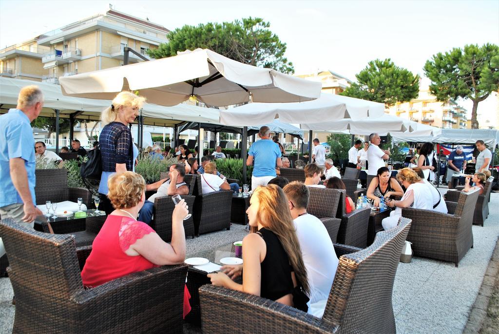 Hotel La Bussola Lido di Jesolo Eksteriør bilde